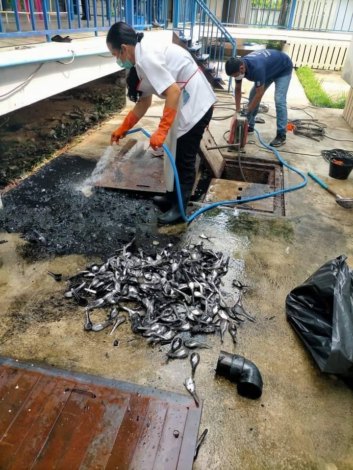 18 - https://www.ช่างท่อตันกําแพงเพชร.com | ช่างแก้ท่อตัน ส้วมตัน พื้นห้องน้ำตัน บริการในเขตจังหวัดกำแพงเพชร ตาก แม่สอด รับลอกท่อ ทะลวงท่อตันทุกชนิด ไม่ต้องทุบ ไม่ต้องรื้อ ให้คำปรึกษาฟรี 24 ชั่วโมง