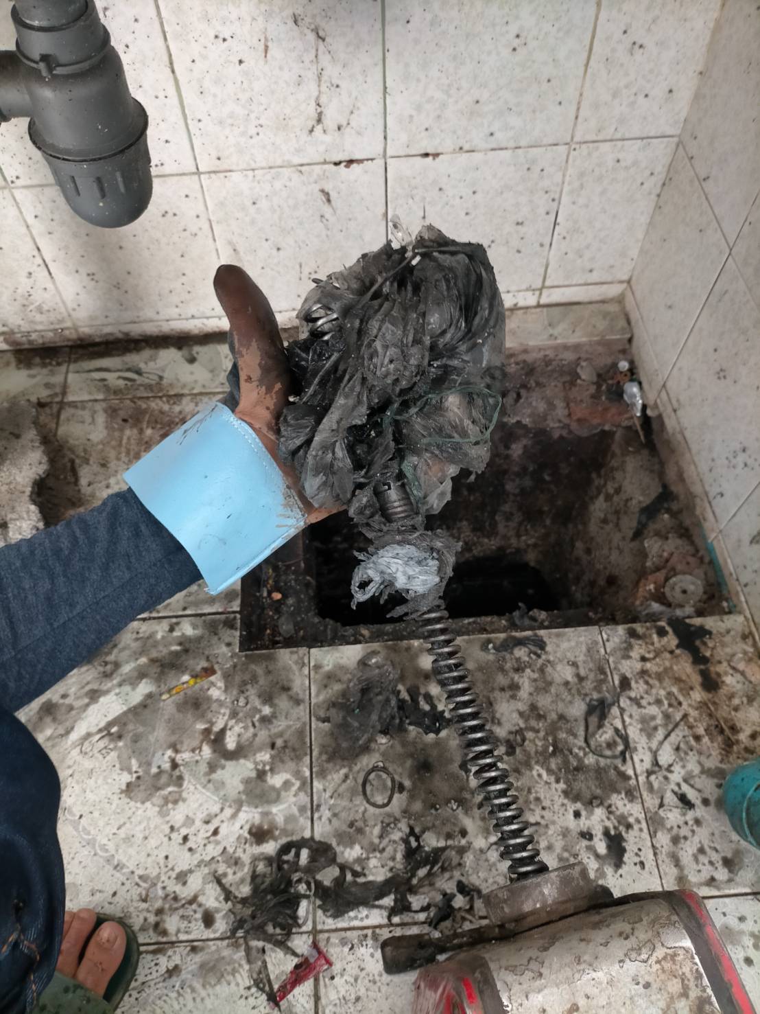 33 - https://www.ช่างท่อตันกําแพงเพชร.com | ช่างแก้ท่อตัน ส้วมตัน พื้นห้องน้ำตัน บริการในเขตจังหวัดกำแพงเพชร ตาก แม่สอด รับลอกท่อ ทะลวงท่อตันทุกชนิด ไม่ต้องทุบ ไม่ต้องรื้อ ให้คำปรึกษาฟรี 24 ชั่วโมง